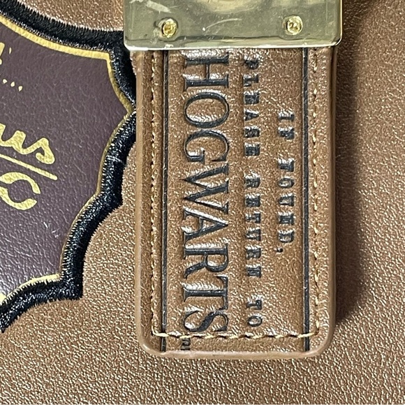 HOGWARTS 9 3/4 BIOWORLD SATCHEL WITH CROSSBODY STRAP HARRY POTTER New With Tags - Picture 4 of 16
